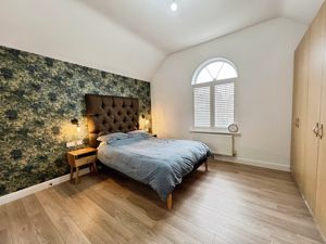 Master bedroom- click for photo gallery